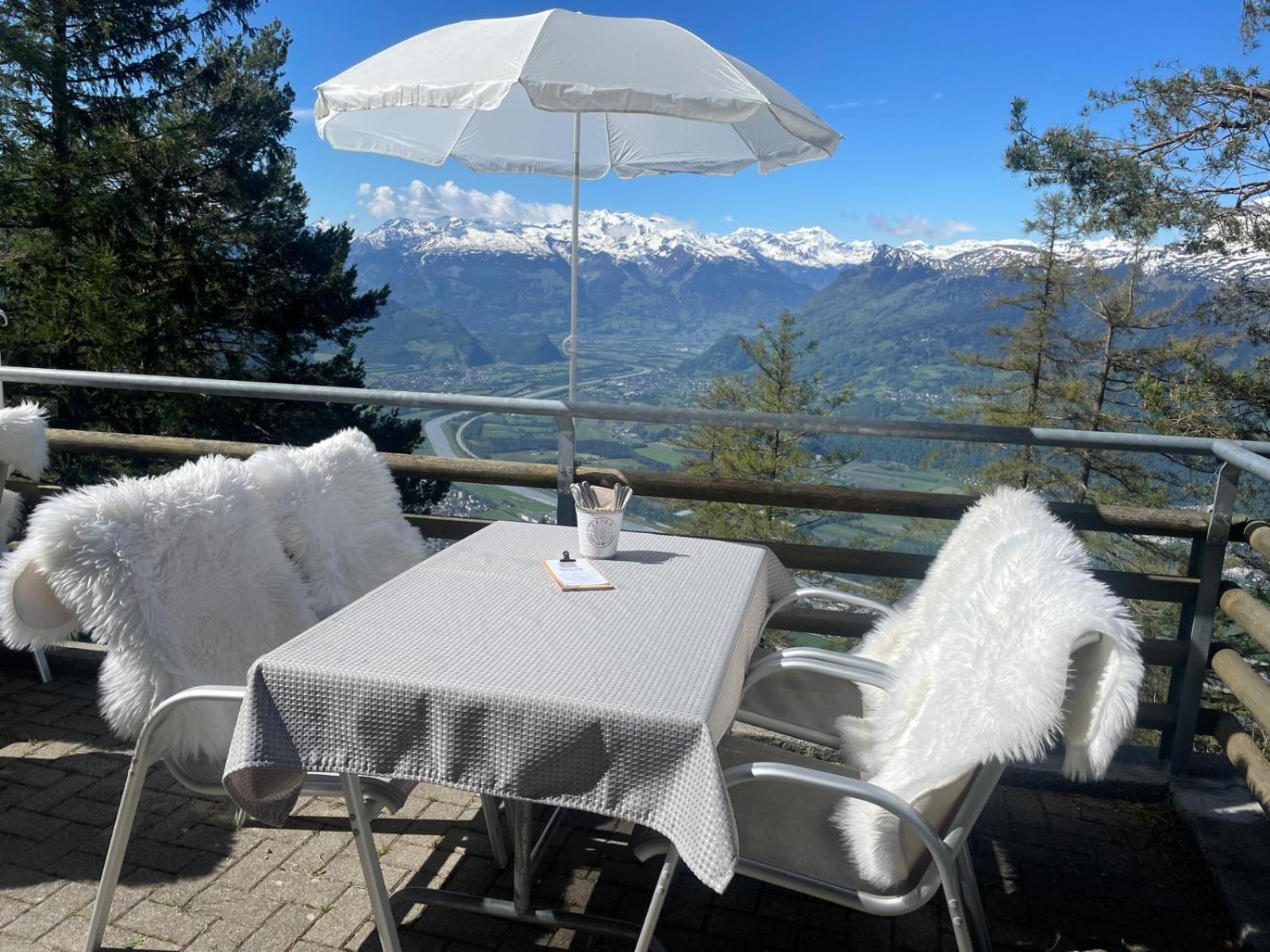 Berggasthaus Matu Triesenberg ภายนอก รูปภาพ
